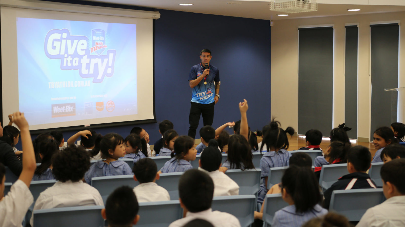 Tim Cahill visits Auburn Adventist school – Adventist Record