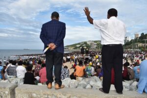 Baptism at popular beach sees 5000 people accept Jesus in Port Moresby